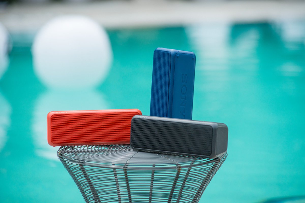 Sony's tweet image. Pool party ready. (SRS-XB3) #SonyAudio bit.ly/1qMbIPY