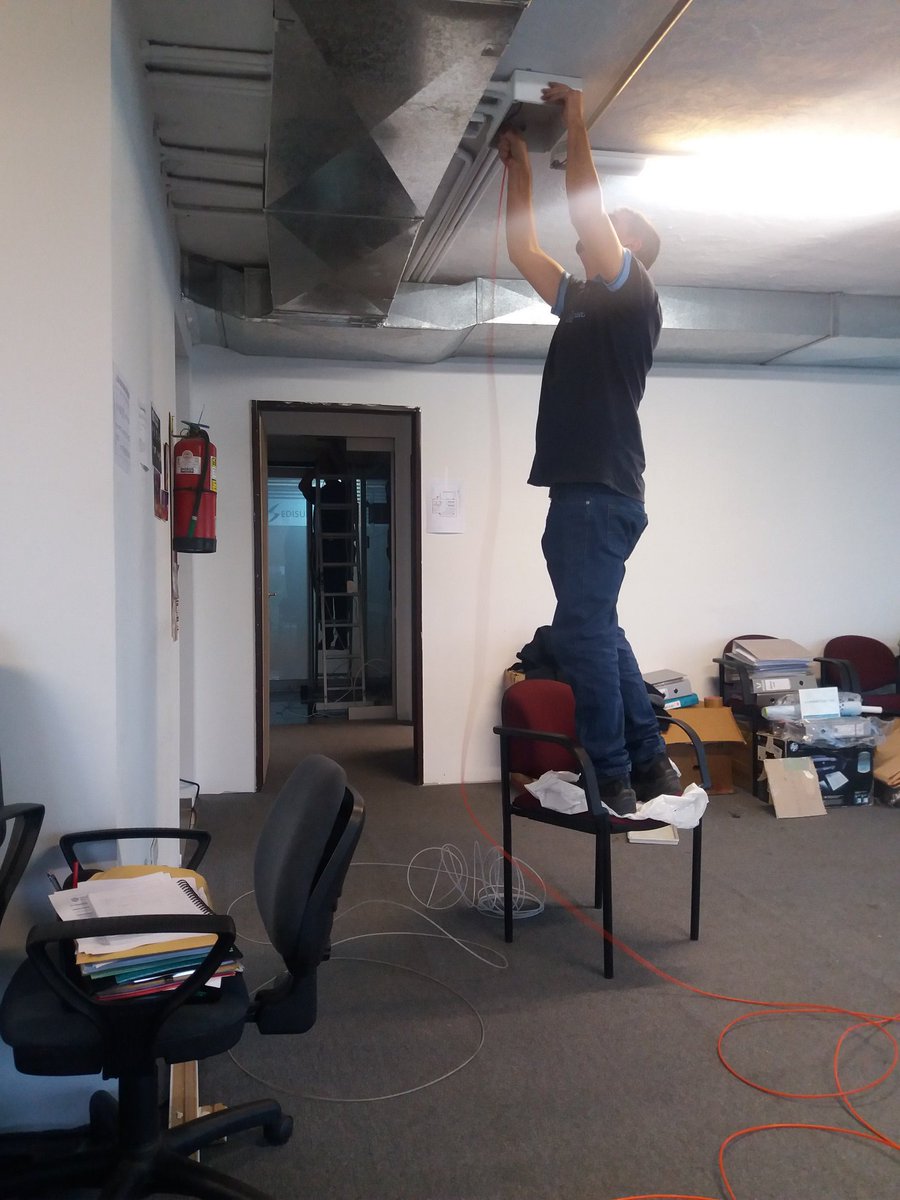 Bien por <a href="/Air_Sat/">Airsat</a> que está trabajando desde las 12!!