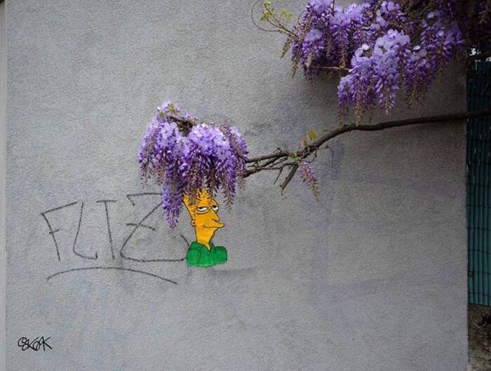 RandomPicz_'s tweet image. Nice move graffiti artist... Nice move..