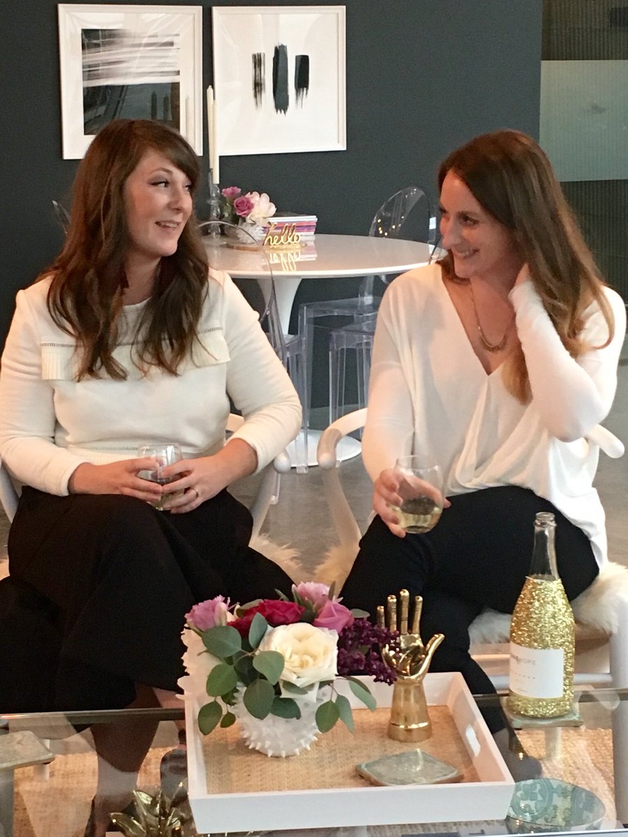 thehavenly's tweet image. Drinks &amp;amp; advice are flowing! Cheers! #havenlyhappyhour