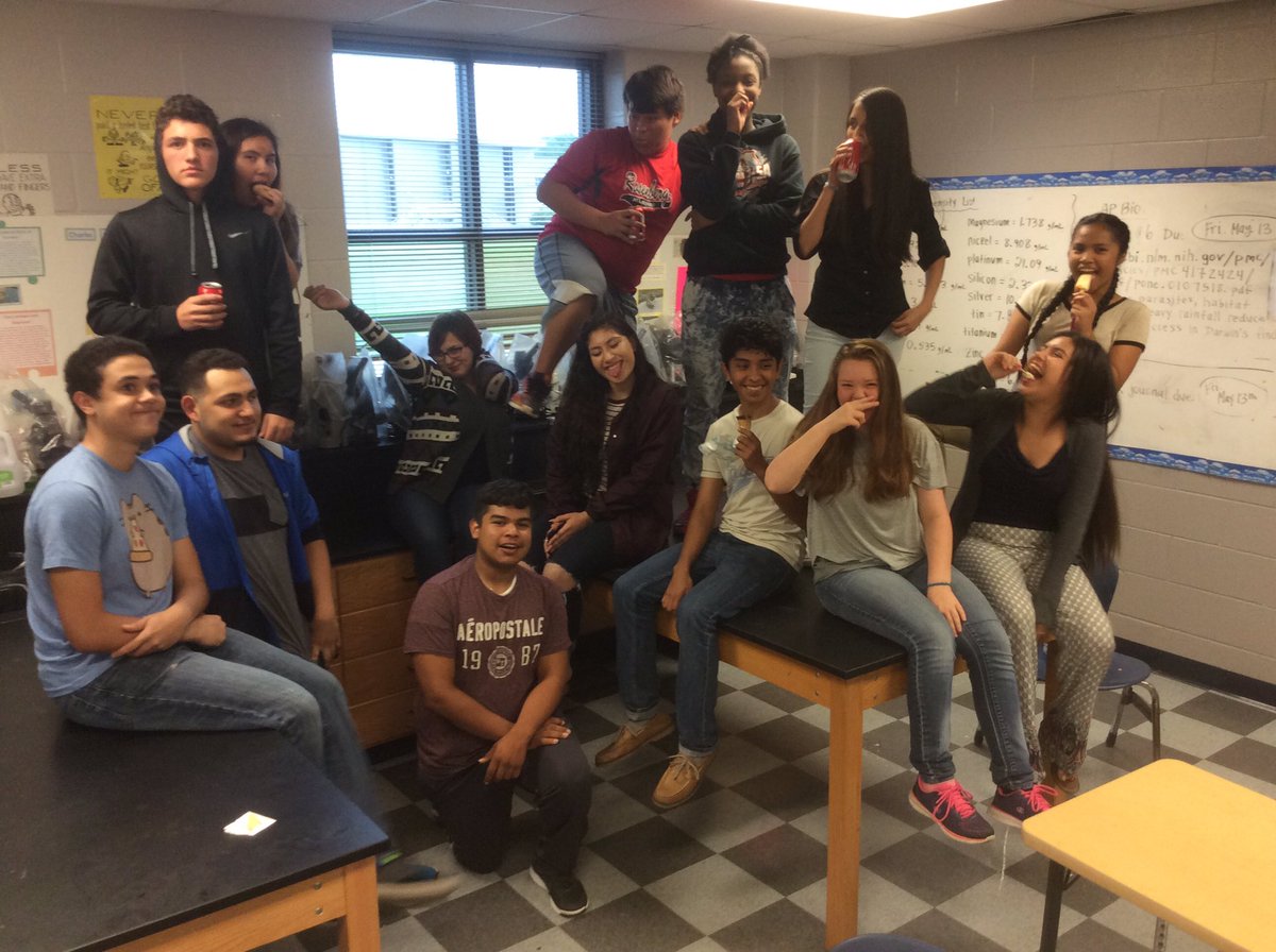 PinedaScience's tweet photo. #biology #STAAR #100percentpassing 🎉🏆 https://t.co/TyJNsYdBgz