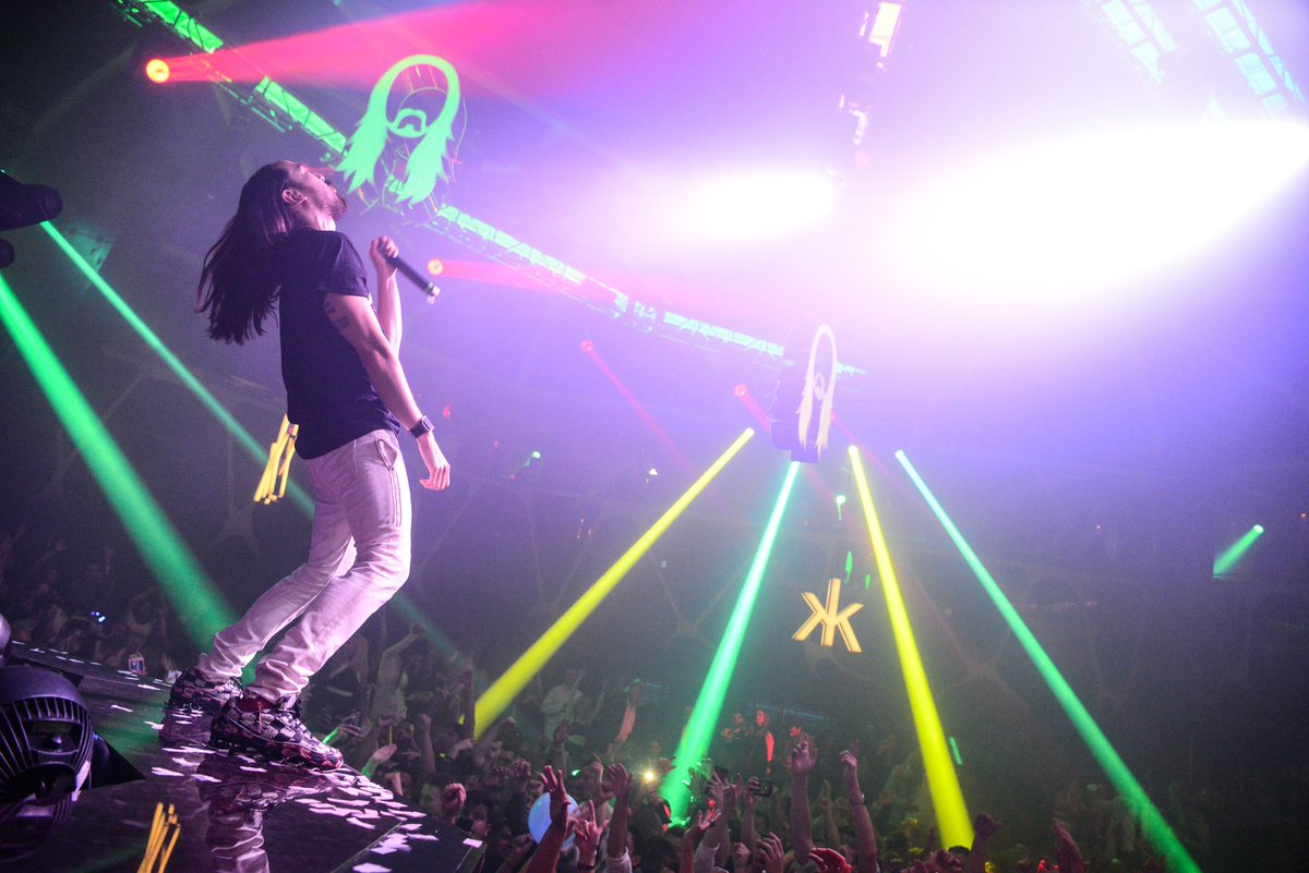 Surprise, surprise! Tonight, I’ll be headlining @HakkasansLV!!   Tickets: hkk.sn/steveaoki https://t.co/k2ntRumjkQ