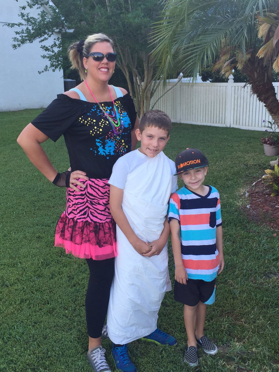 jenn_grant8's tweet photo. Throwback Thursday for SGA Spirit Week! #CESbest https://t.co/ls1g3geJ09