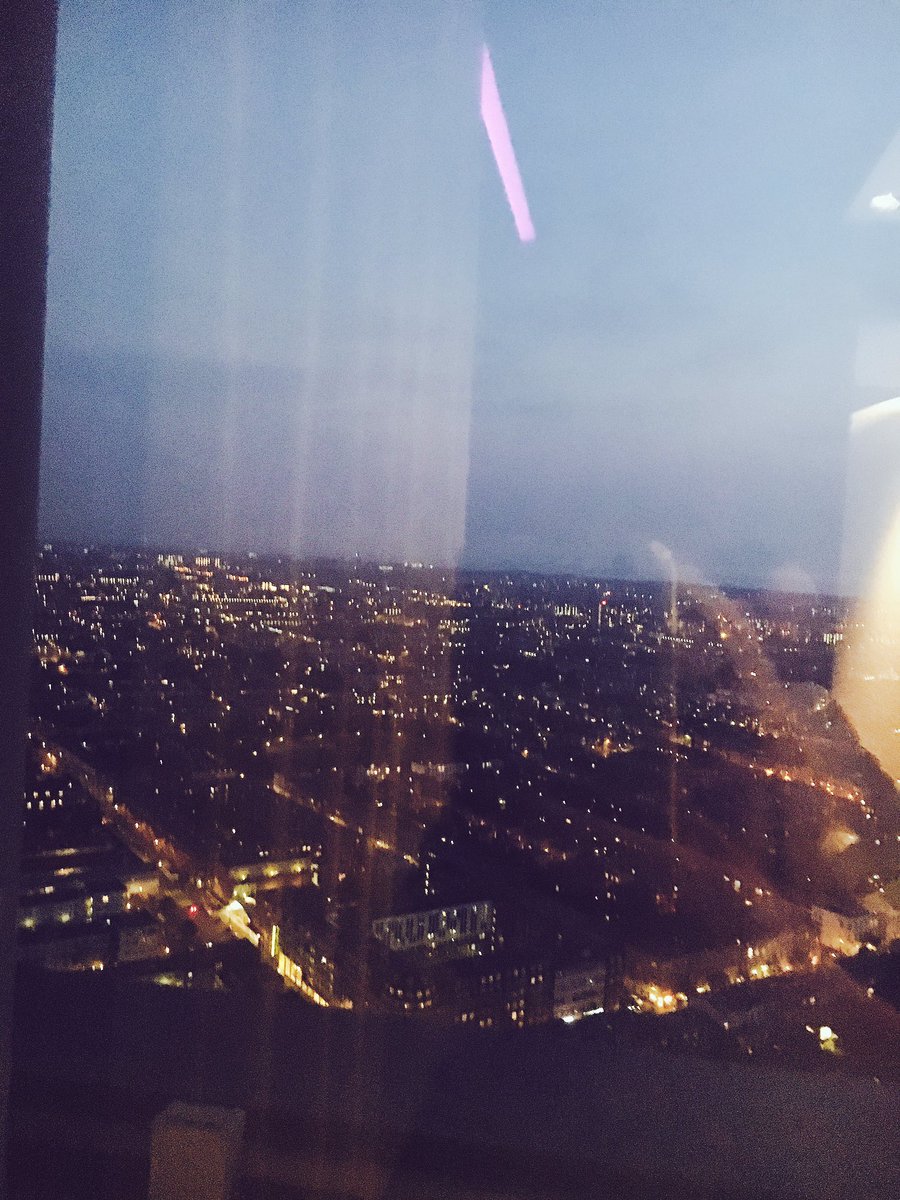 StemInspreken's tweet photo. The view! ❤️ mojito's drinken in the Skybar #haagsetoren https://t.co/42Mg0PZIPf