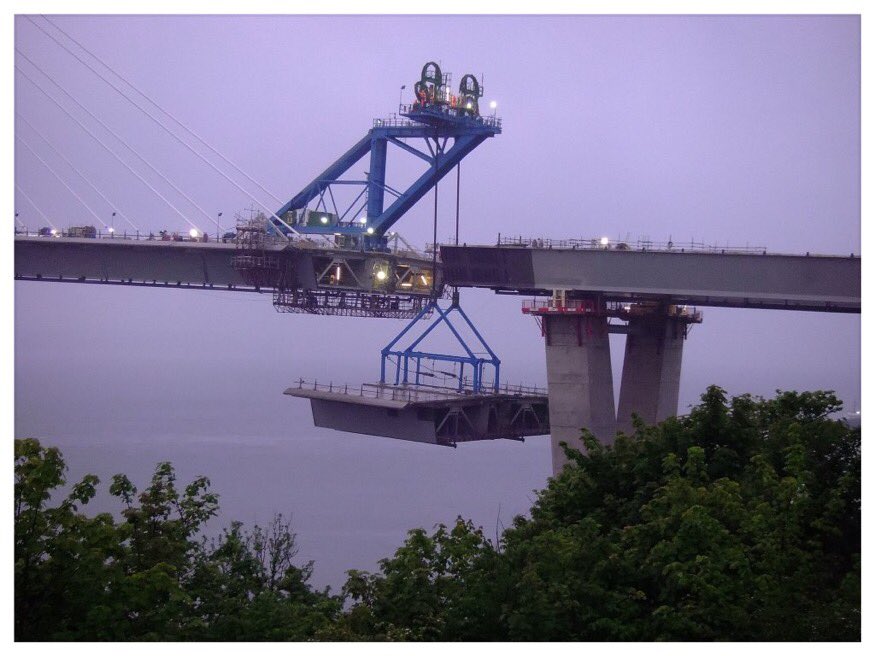 FRC_Queensferry's tweet photo. First gap being closed tonight #queensferrycrossing https://t.co/Ca3Pek66Gr