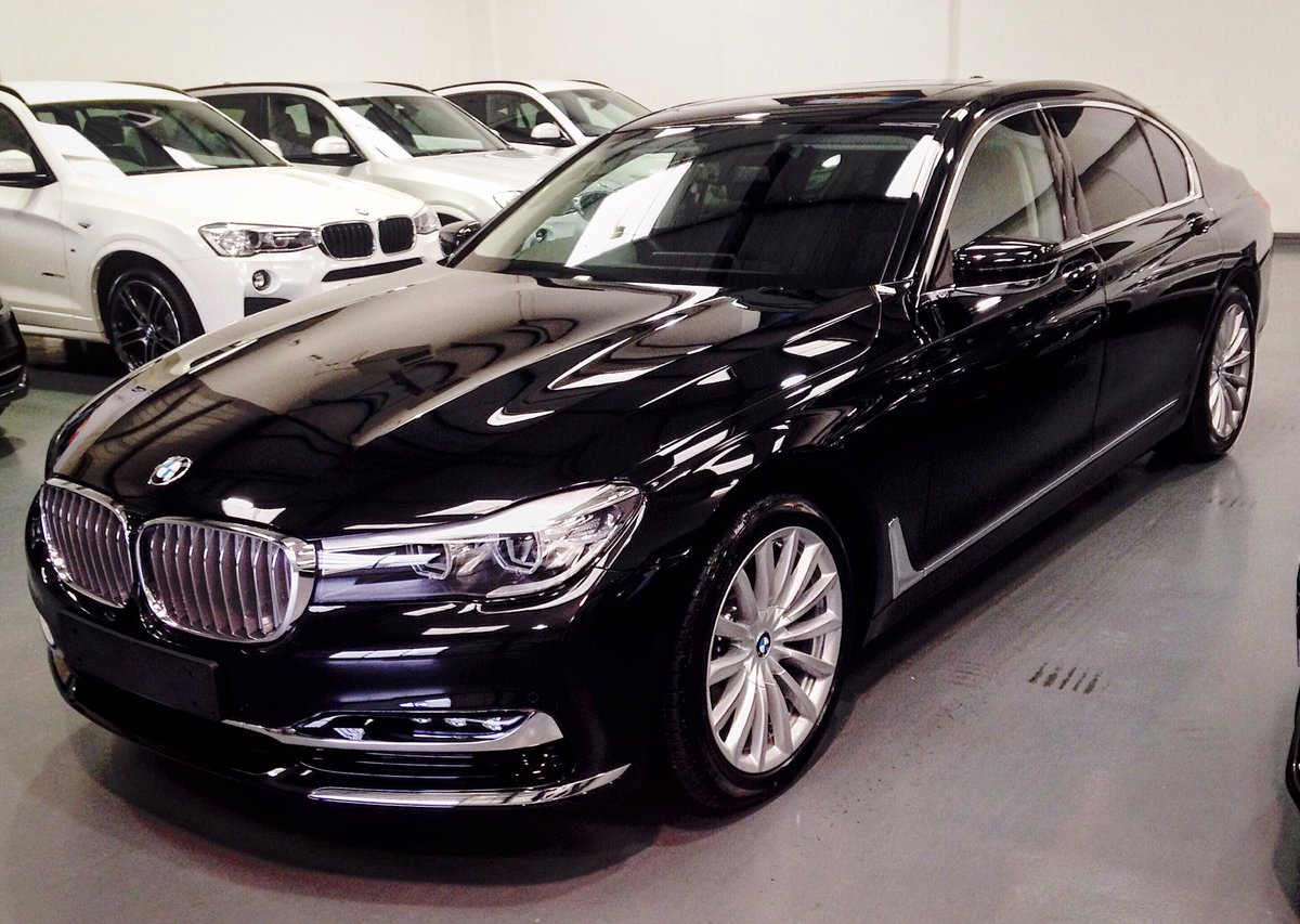 Bavarian_BMW's tweet photo. Pure #luxury #BMW #7series #730Ld #blacksapphire https://t.co/rZ1GWB0WDU