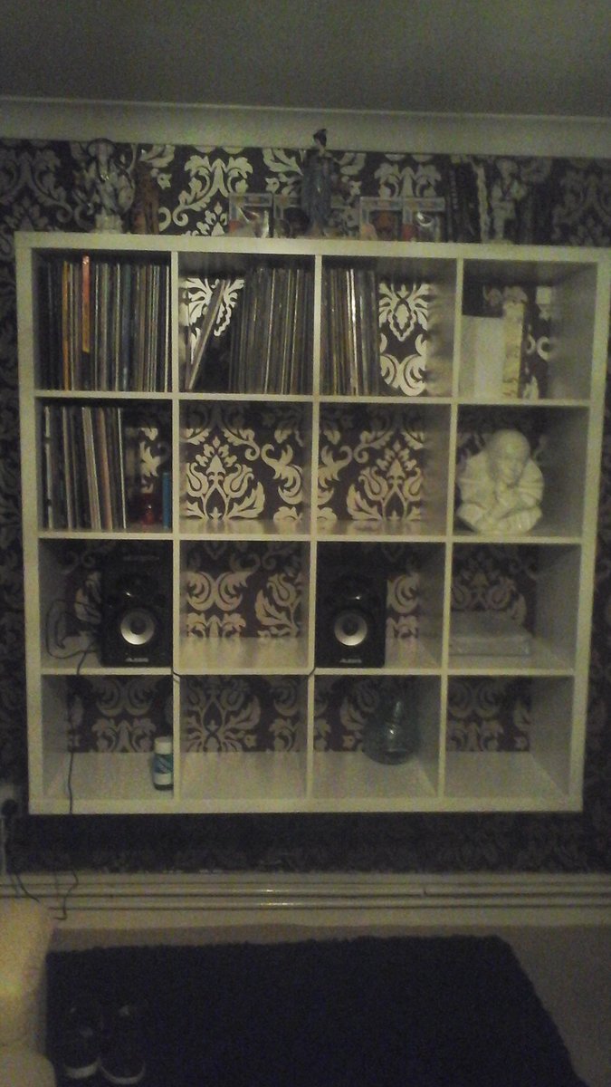 Dancemusicdan's tweet photo. Got a long way still to fill this up with vinyl #vinyl #DnB #Dubstep #house #oldskool #vinyljunkie #intenserecords https://t.co/ennfMcet9a