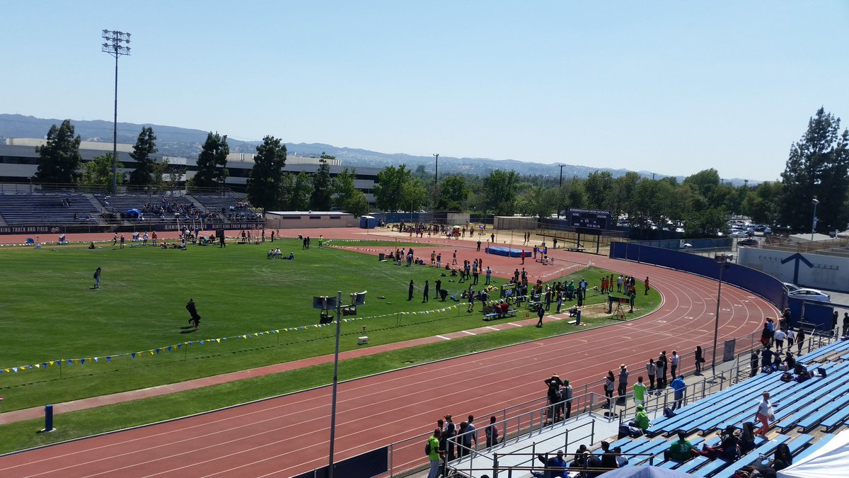 donalpearce's tweet photo. Here we go! CIF-LA City Section Finals are underway! #DyeStatCAL #RunnerSpace #CIFLACS https://t.co/fVLC4Rm0CK