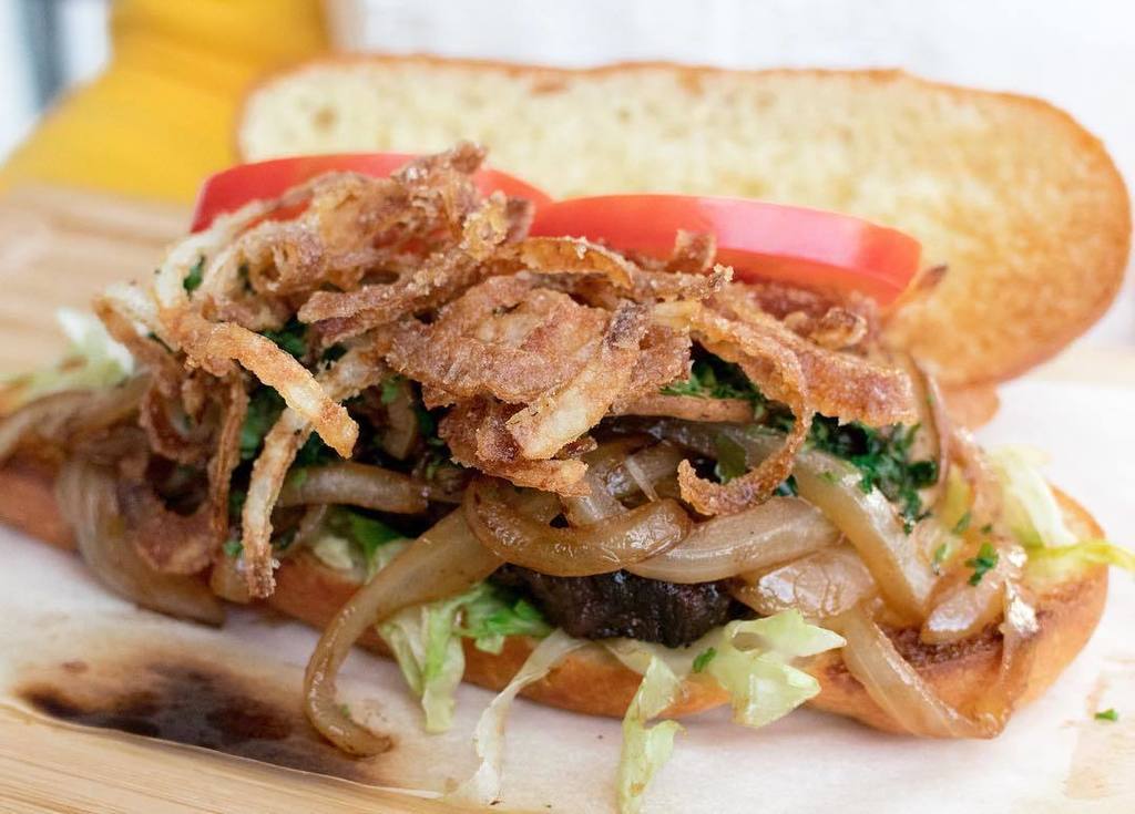 HangryFoodies's tweet photo. #tw #Beef #Sandwich #TearaLab #GrandOpening Braised red wine beef sandwich from @tearalab https://t.co/xZk5bw9L30