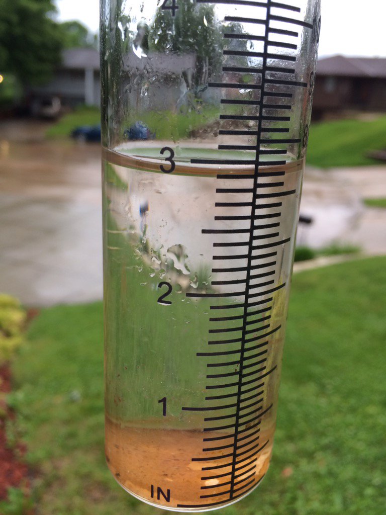 ezbeesolutions's tweet image. @kmbc @NevilleKMBC just shy of 3" of rain since 1pm east side StJoe #weatherbugbeth