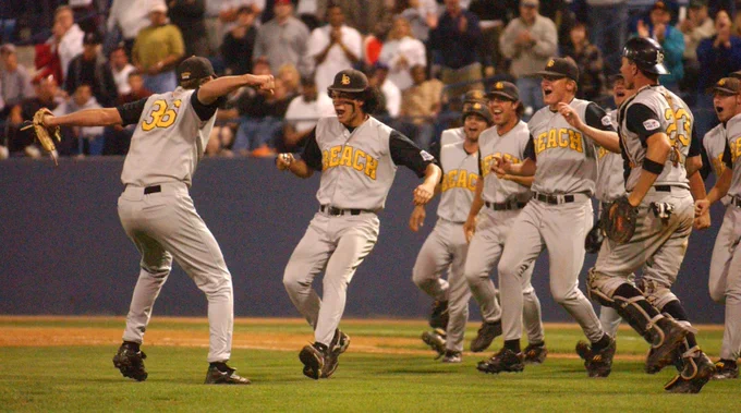 Image from LBSU Dirtbags (@LBDirtbags)