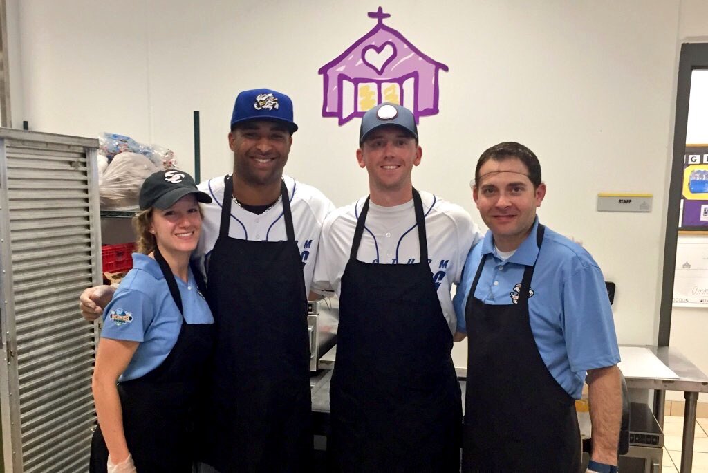 OmahaPrez's tweet photo. .@OMAStormChasers #ChasersCommunityWeek @OpenDoorMission for lunch. Special thx to Malcom Culver & Mark Peterson https://t.co/L1niyvOshm