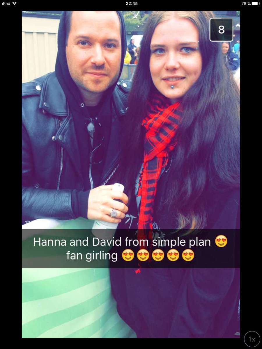 HannaBjrklund1's tweet photo. Got to meet David from Simple Plan!!So very much overjoyed!! @simpleplan #SimplePlanLive #GrönaLund #STHLM😍👑🎤🌟💋💞🤘🏻🎉 https://t.co/RxqlnZsAaP