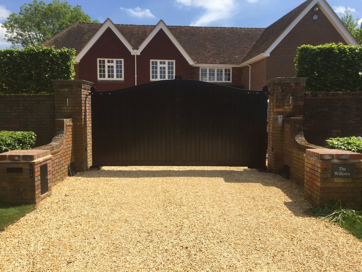 GDLAutomation's tweet photo. Fantastic install using hardwood gates with Came frog underground automation. https://t.co/SqutP5aD7o