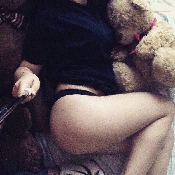 cancui's tweet image. I posted another naked photo..
Let's have a chat -  bit.ly/1OQyP7f