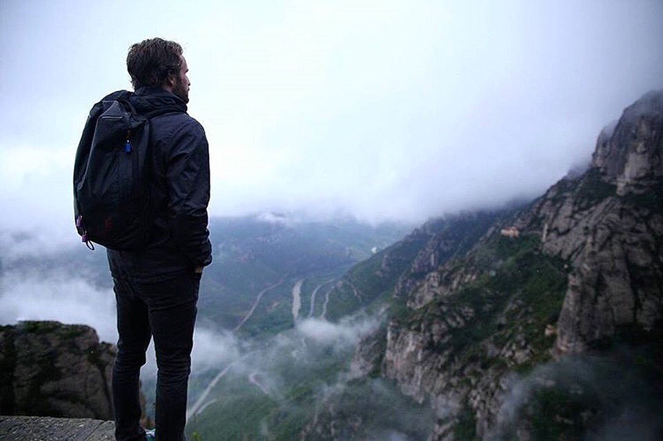 explorelander's tweet photo. Head in the clouds 🌚
#explorelander https://t.co/8SAjHxWTMk