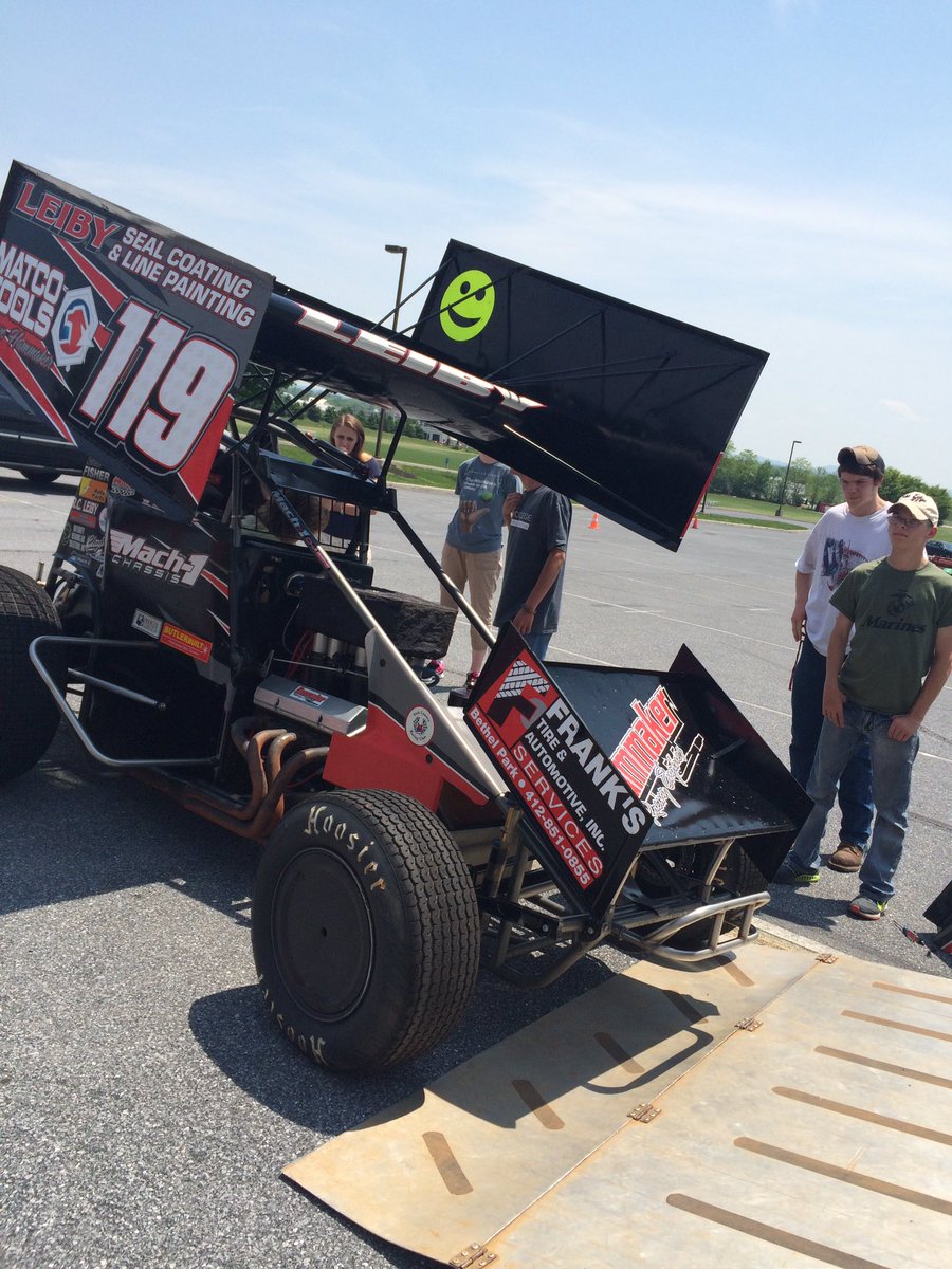 CV_AgSciences's tweet image. Chandler giving an overview of his racing rig today during #AgPowerTech and for the Racing Club!