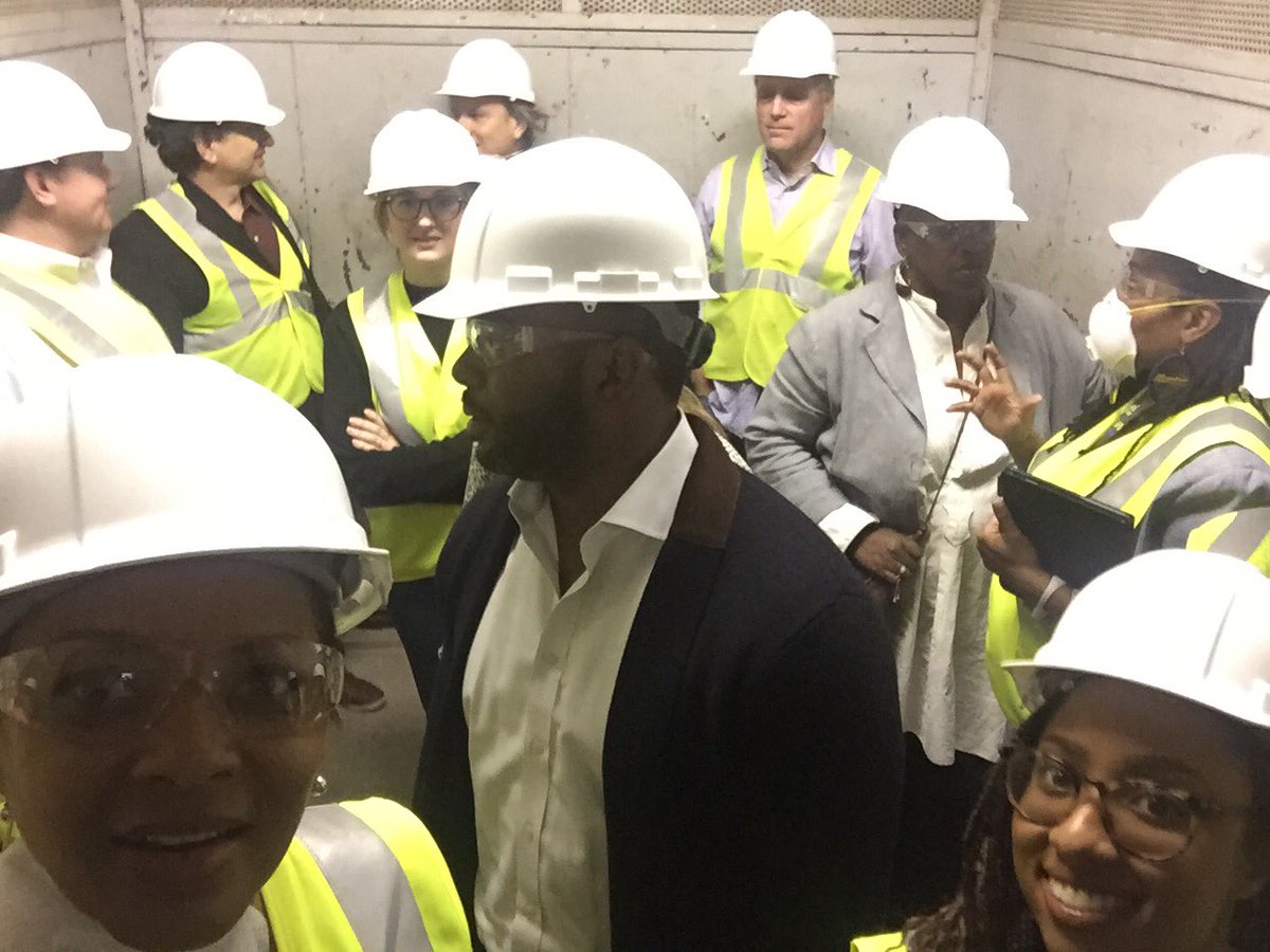 ShondaScott360's tweet photo. All in days work #sneakpeek @Uber #OaklandHQ tour @LynetteGM #team360 #lanepartners https://t.co/ELpmJApc7Y