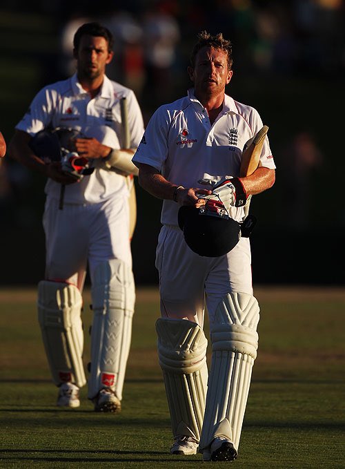 ithilienorthend's tweet photo. And here's my other favourite picture of @Colly622 in his standard mode of Saving England. Again. https://t.co/ZI9Oyk0QJa