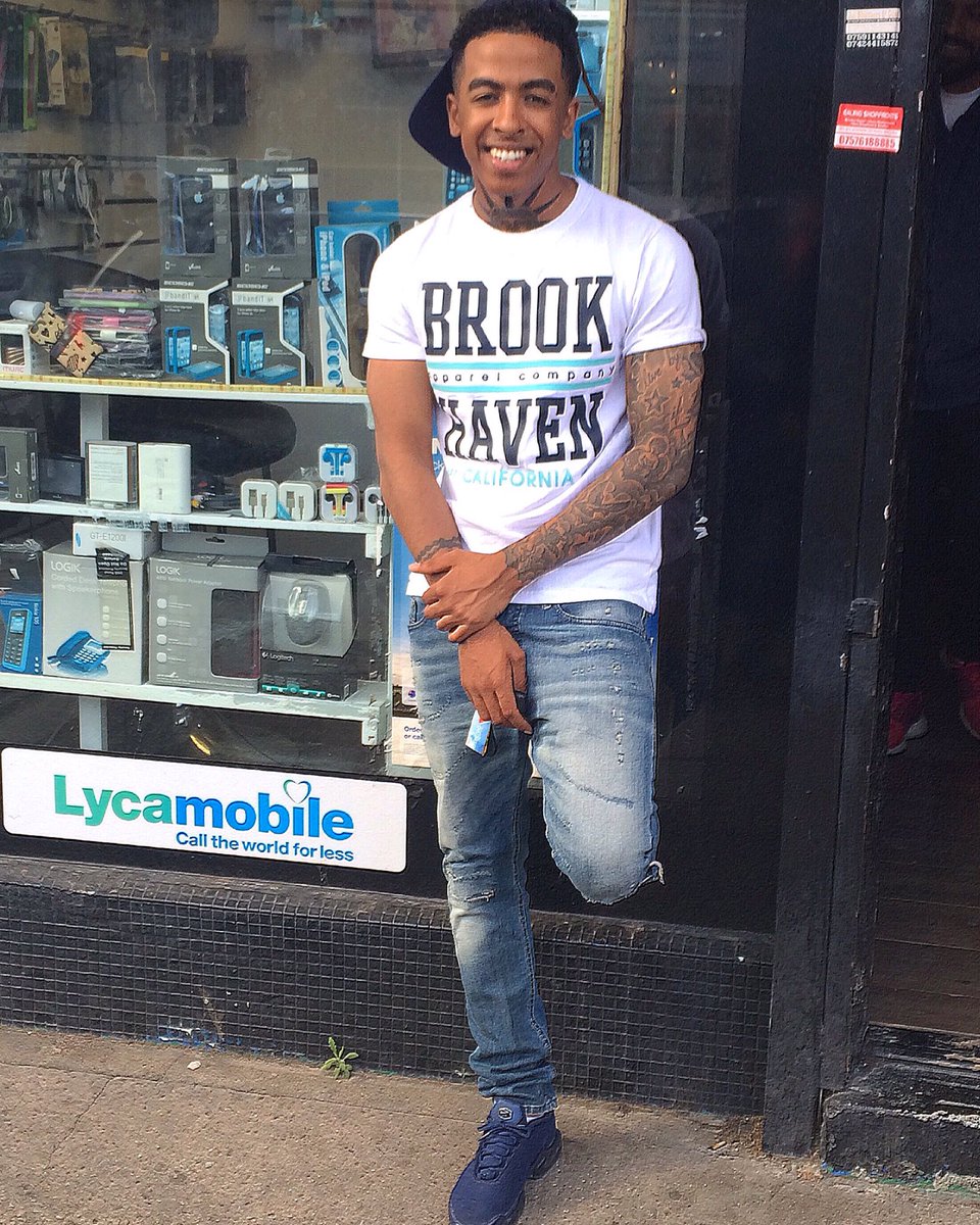 drecrk's tweet photo. If I ain't getting paid, I'd rather spend a day in 👆🏾💷 https://t.co/xBi0XYIoBs