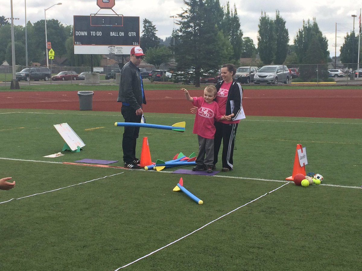 gladkeyclub's tweet photo. Huge thank you to everyone who helped at the ESD Track Meet today!!! It really means a lot to them 💖💖💖 https://t.co/BpznDNyjHW