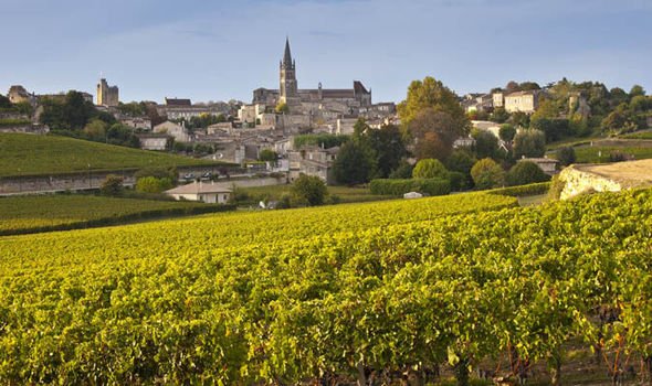 Saint-Emilion: French #wine town that's even more beautiful than #Bordeaux bit.ly/1RrBSxb @daily_express