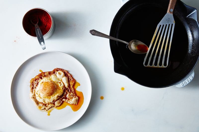 Slate's tweet photo. A genius way to upgrade your fried eggs: https://t.co/s6sg1Hdkgq https://t.co/vrhvxoLsUY