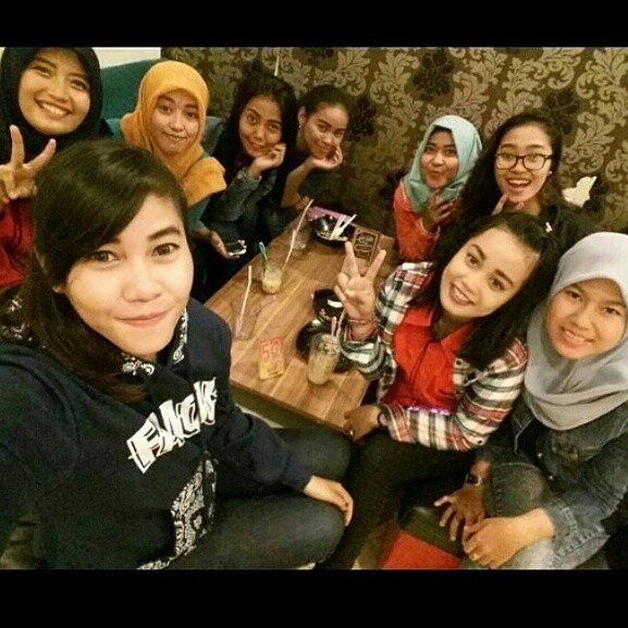 Thankiss kakak cantik udah mau mampir ke mie jogging 😃🙌😘