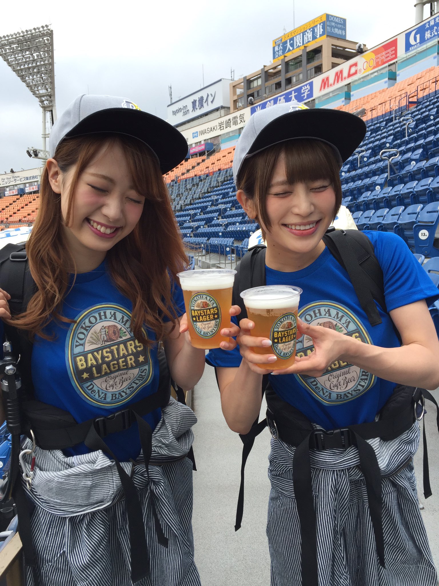 ベイスターズ情報 サンスポ 本日発売の球団オリジナルビール Baystars Lager ベイスターズ ラガー の販売員衣装がお披露 モデルを務めたdianaのmami 右 は 着やすいし 可愛いですよね Yunaと美味しい顔を披露してくれました T Co ベイスターズ情報 サンスポ 本日発売の球団オリジナルビール Baystars Lager ベイスターズ ラガー の販売員衣装がお披露 モデルを務めたdianaのmami 右 は 着やすいし 可愛いですよね Yunaと美味しい顔を披露してくれました T Co