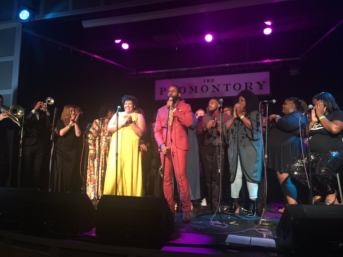 The_DailyHarold's tweet photo. The talent on this stage!!! This is CHICAGO!! Thank you @HaroldGreen for bringing this together!! https://t.co/91gTxWEWvG