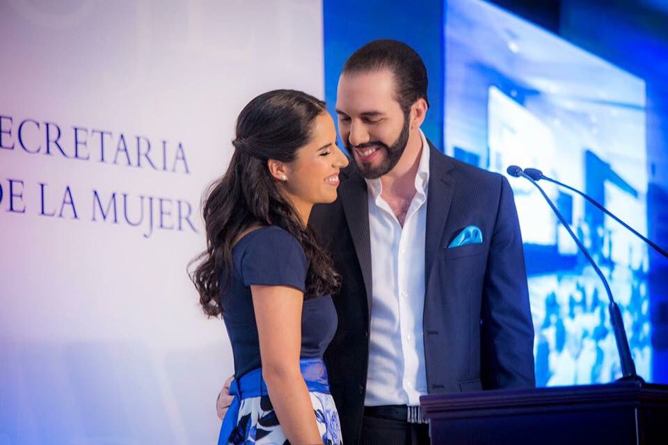 nbnowHQ's tweet photo. Alcalde de #SanSalvador @nayibbukele defiende el honor de su esposa de ataques de la prensa. https://t.co/Lp1gsFq1xO https://t.co/9eQfDJ3a9j