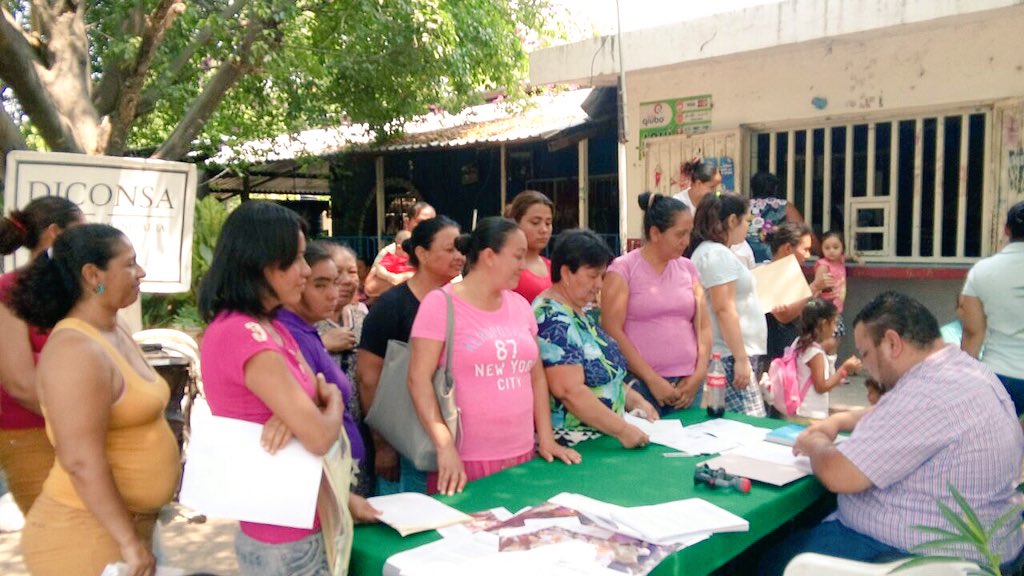 jannyhurtado's tweet photo. En coordinación con @Liconsa y #65y+ incorporamos a más mujeres al #SVJF en #Uspero #Parácuaro #Michoacán https://t.co/MZlmPKqomE