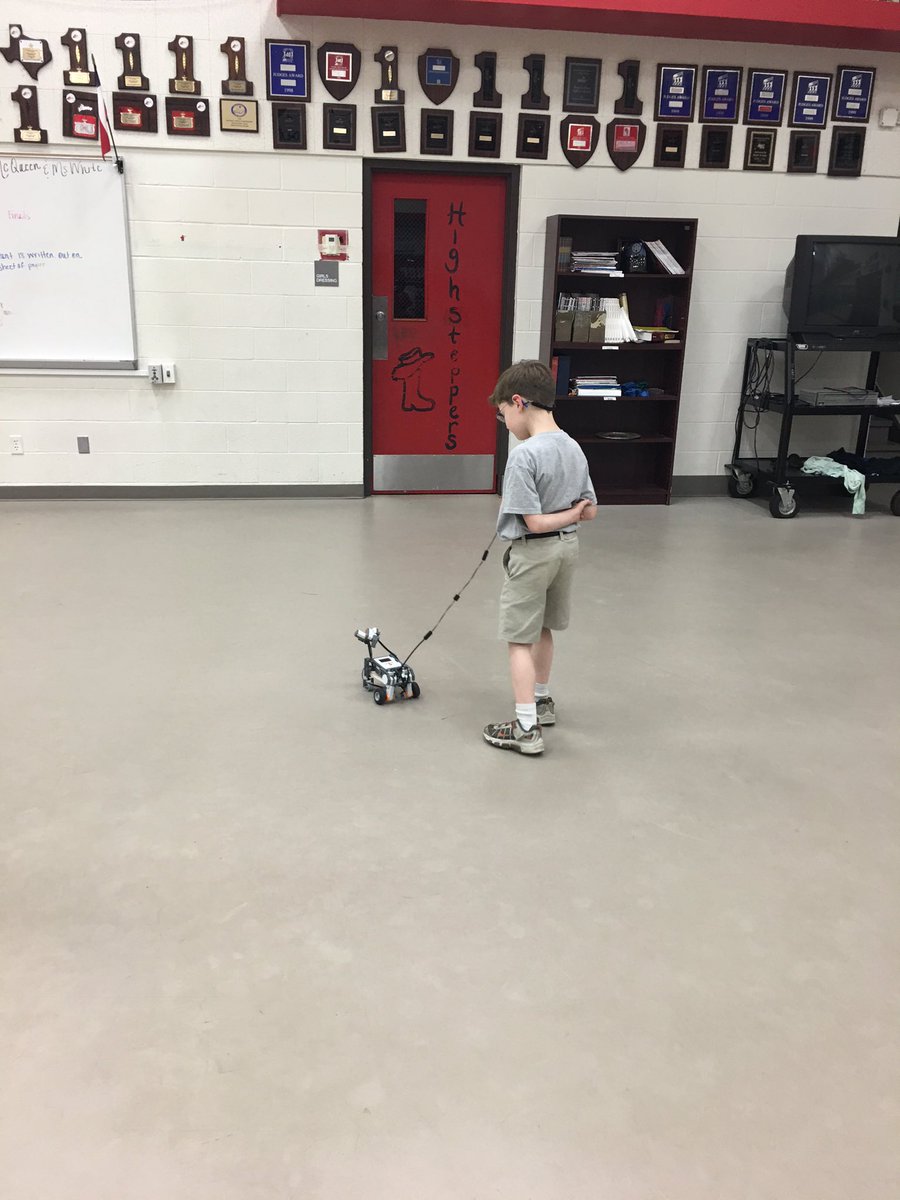 DrShauntee's tweet photo. Even the @PermenterCHISD dog has SWAGG! #stEam @haddox_t https://t.co/gxu7ENZYZk