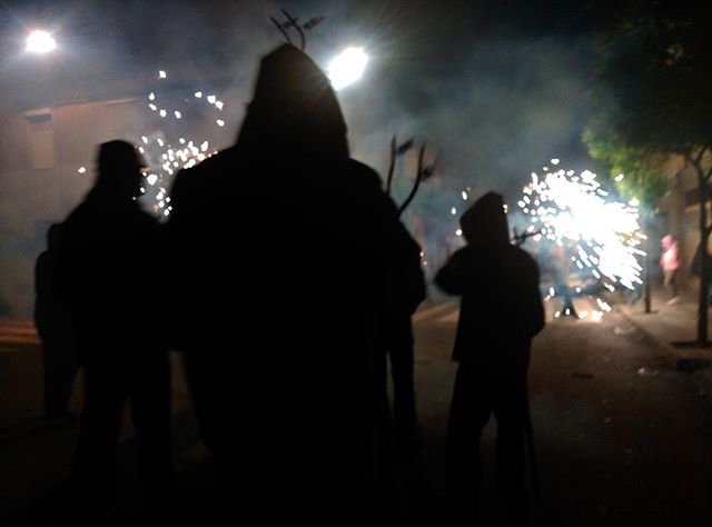 InstaDiables's tweet photo. Corpus Cornellà ,gass!!🔥 😈🔥 #correfoc #diablesicorrefocs #diablesdeterrassa https://t.co/pBGYMj6f7M