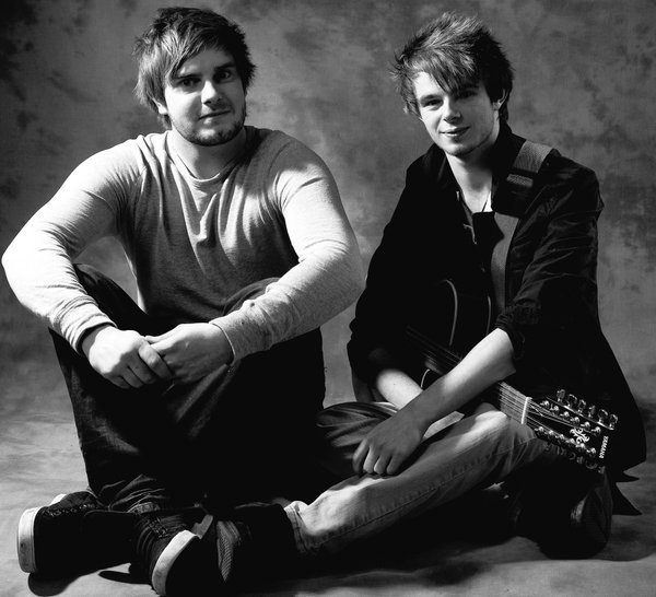 Lukepotter_Arg's tweet photo. Luke publico esta foto a su Twitter haciendo un recuerdo de él junto a uno de sus mejores compañeros, Rhys. #LPArg https://t.co/0L5DaPiDp2