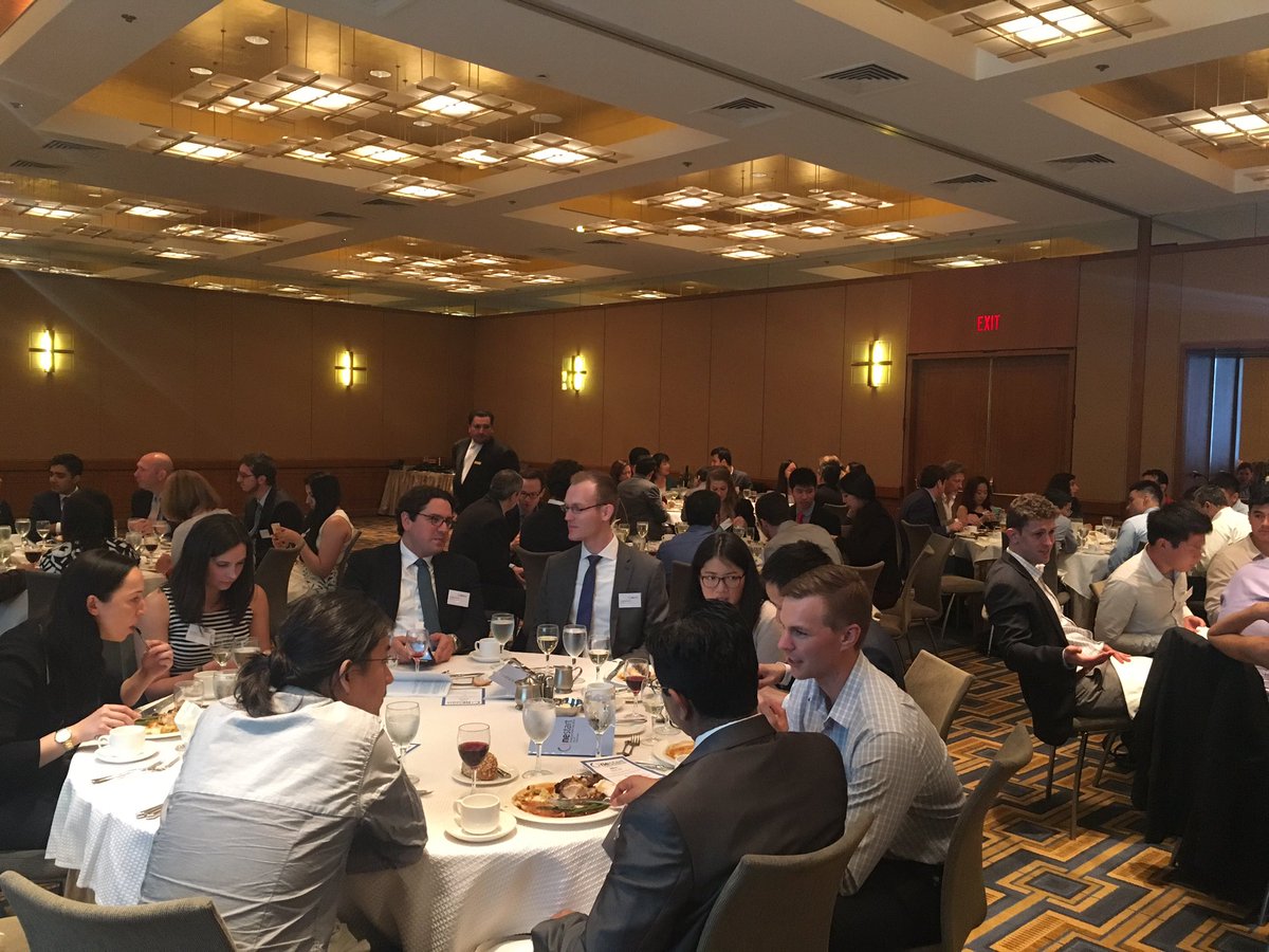 Great start to the #OneStart Finals Pitch Dinner. Who will walk away with $150,000?