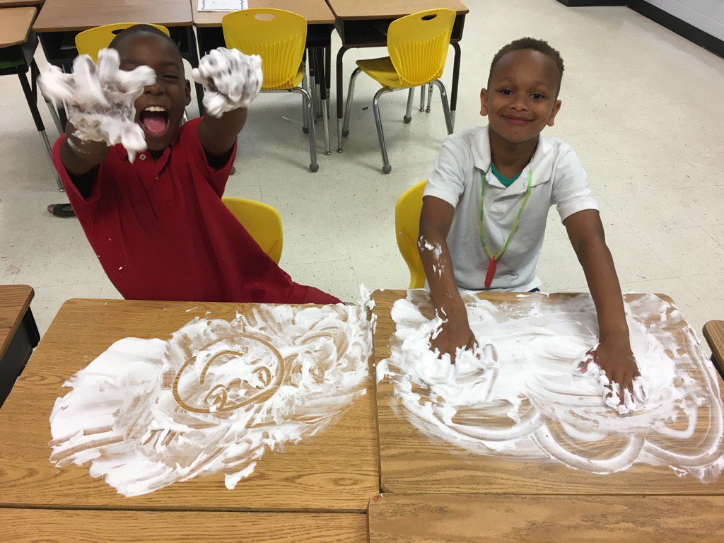 MrsIslamsClass's tweet image. Last day of school smiles 😍