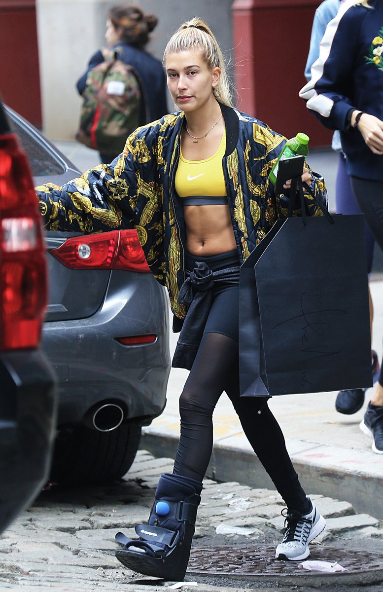 Pin de Allie en Hailey Baldwin Sudaderas