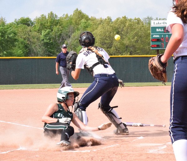 SOFTBALL: <a href="/ClarkstonSB/">Clarkston Softball</a> finishes off win over Lake Orion to keep OAA title hopes alive | bit.ly/1P1TntF