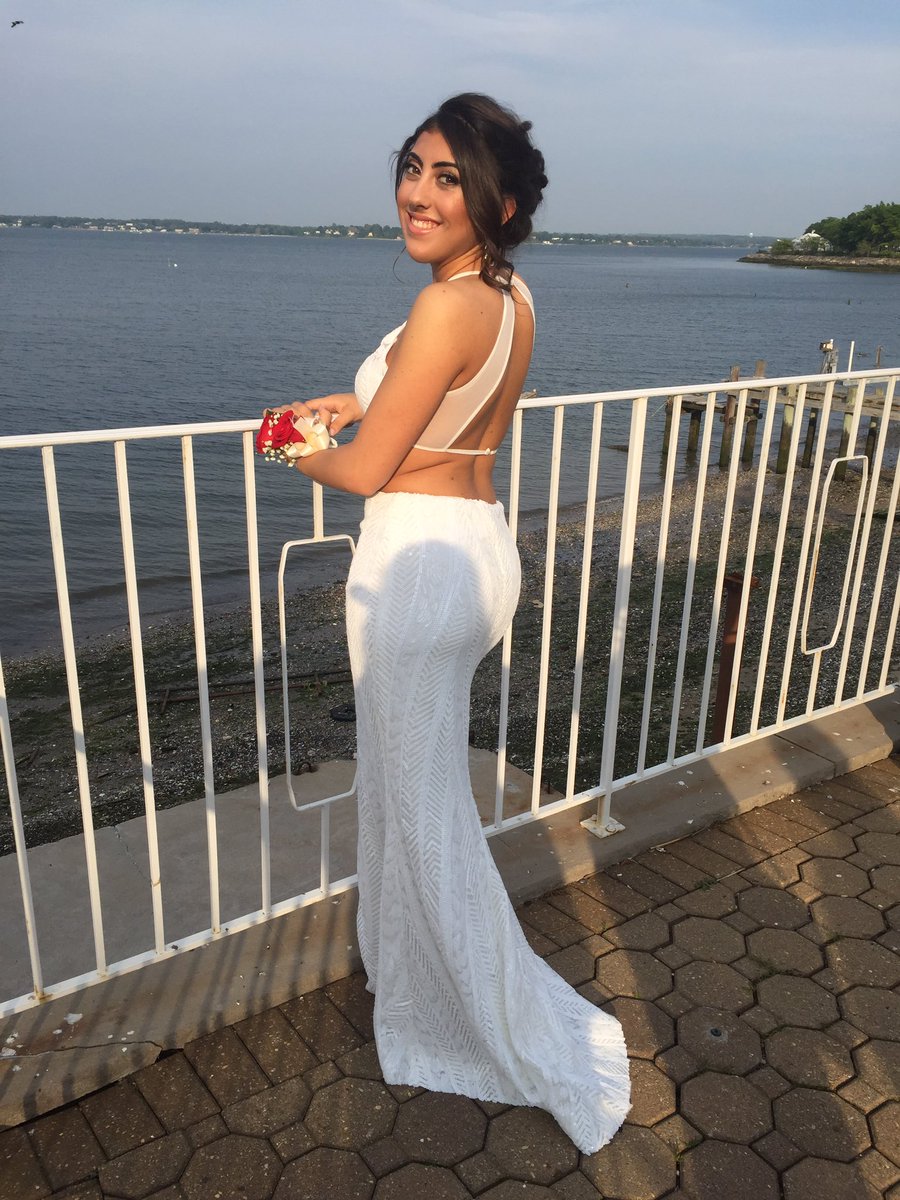 Tsldavzyx's tweet image. what babes 😻😻 #prestonprom