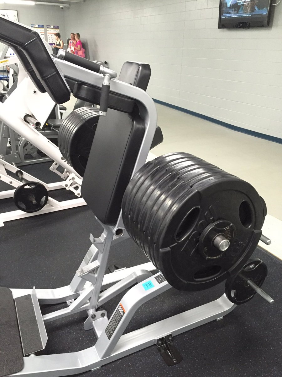 Pozatron53's tweet photo. Posting this everywhere I guess haha #8plates #legday #flagnorfail https://t.co/8B6hCh579V