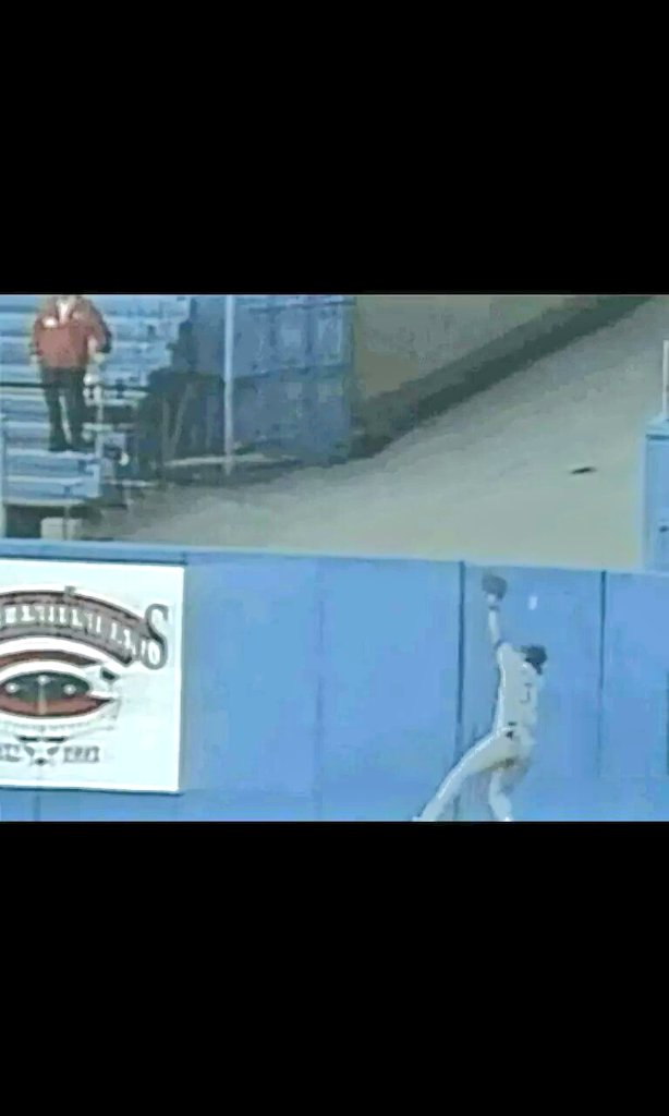 SoCalDuck_Buck's tweet photo. Haha...lmao @Super70sSports I've got an Epic pic of our guy McFly assisting on the HR! #Legendary FAIL #ProAthlete https://t.co/4V9KyymyNN