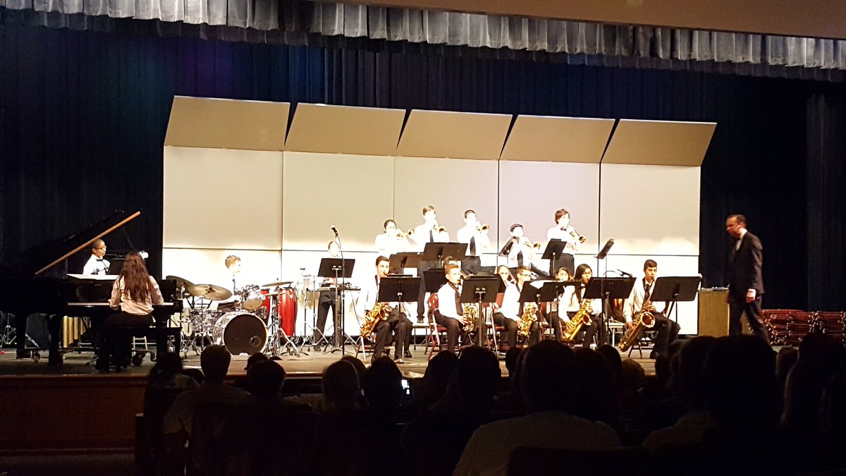 wdjhlmcpara's tweet photo. Jazz Band's The Main Event closes our #wdjh Spring Band Concert. Kudos @Mrmorong and all performers! #wdsd7 https://t.co/UNqFsF8lgy
