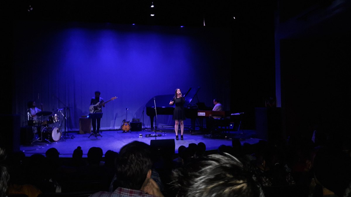 Phill_Castro's tweet photo. #FonosLive @FonosMx y comienza el #JazzMasters en el Teatro Torres Bodet https://t.co/U9QKY0lDu5