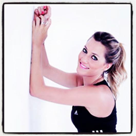 tiaridelafee's tweet photo. Y que si en tus besos hay un beneno! https://t.co/xpQLUiSh4A