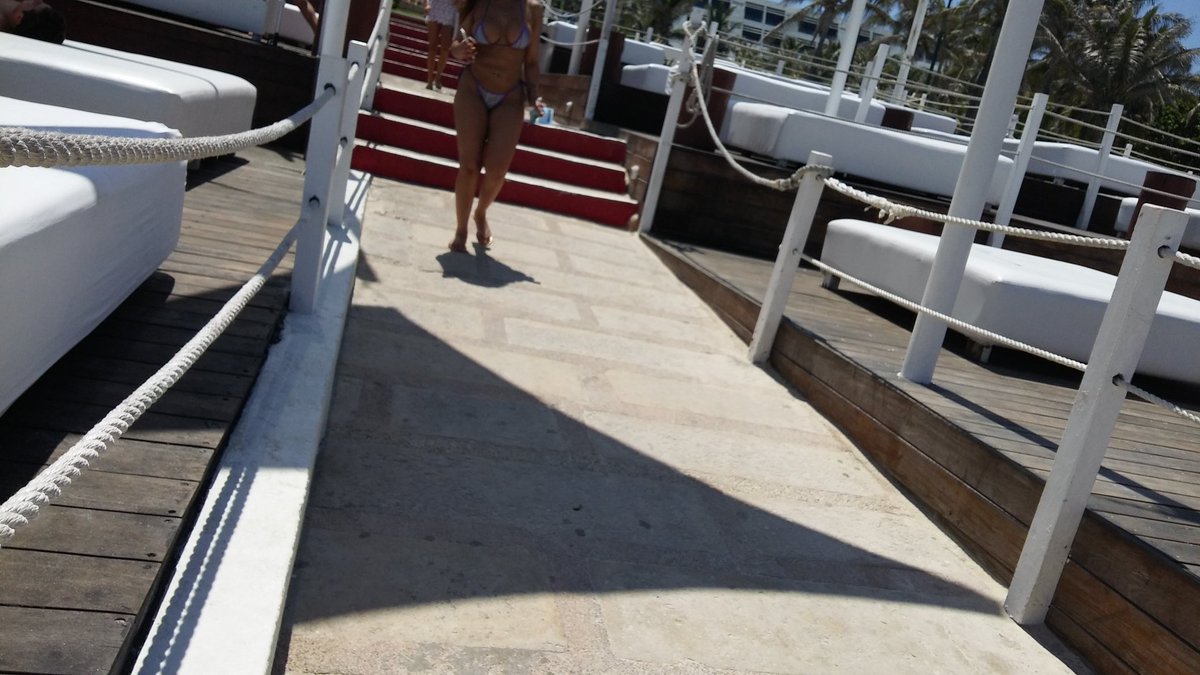 Sexdejavou's tweet photo. Deliciosa putita en Cancún #thongkini. #hotstudents . De Canada para el mundo disfrutenla comunidad SW https://t.co/goe7LuReWl