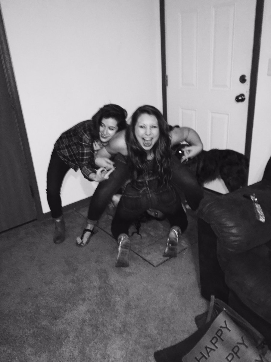 kalyn_hounsh's tweet photo. Incredibly thankful for my wonderful friends https://t.co/pqb5b97jiW
