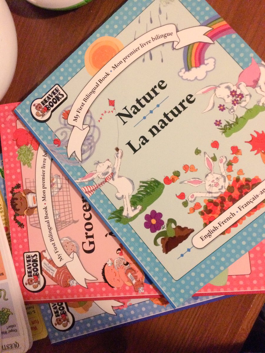Le_4e_Mur's tweet photo. Une autre série de livre bilingue pour enfants publié par @BeaverBooksCA #bilingue #bilingual #franglais https://t.co/9F99fKtO4X