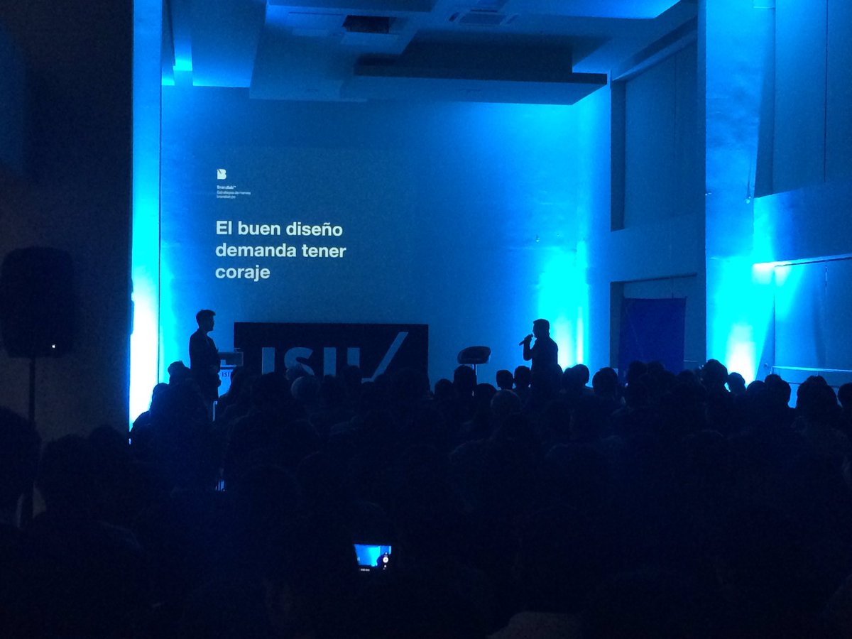Cafebas's tweet photo. "El buen diseño demanda tener coraje" @Brandlab_Peru culminando master class en @isil_pe #LV3ISIL #Limavisual3 https://t.co/gTbk48pjow