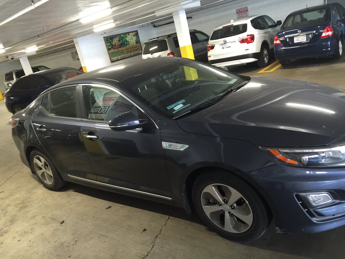 djadiell's tweet photo. @AskLyft             abourkab@gmail.com.                      2014Kia Optima 7hne235 can u update my profile thanks https://t.co/rhR1rcn5ur